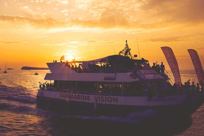 Catamaran à l'ouest d'Ibiza