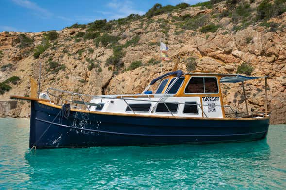 Balade en bateau privé au large de la Cala Bassa et de l'île de Conejera