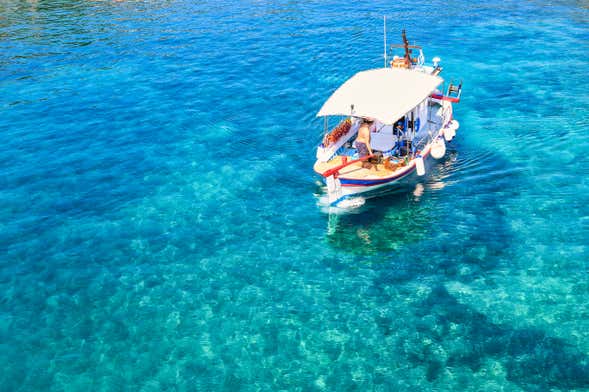 Balade en bateau autour des criques d'Ibiza