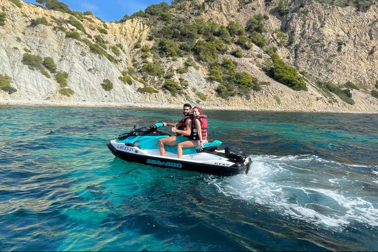 Pilotez un jet ski sur la côte de Santa Eulalia